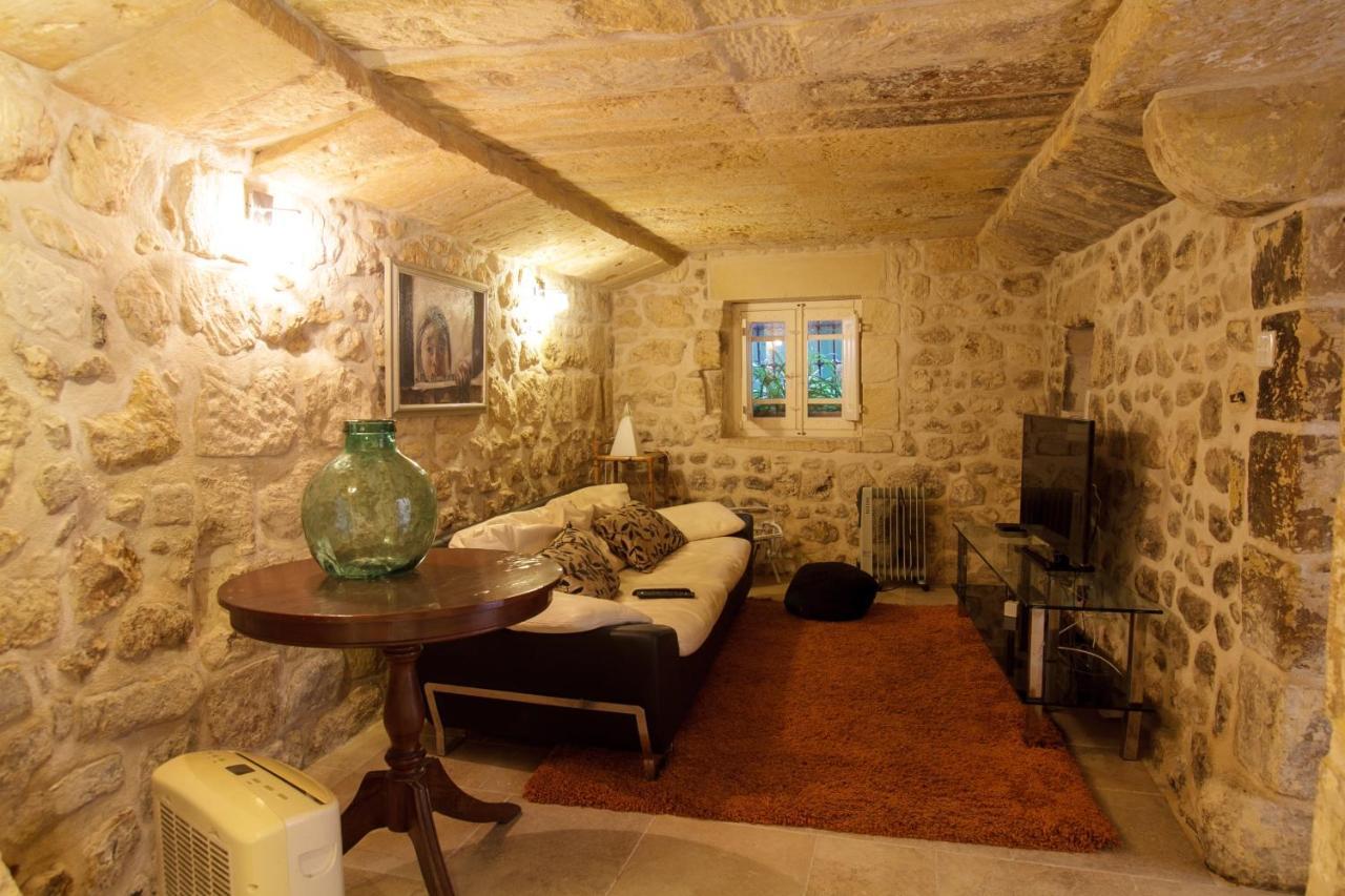 Villa Town House Steeped In History Rabat Exterior foto