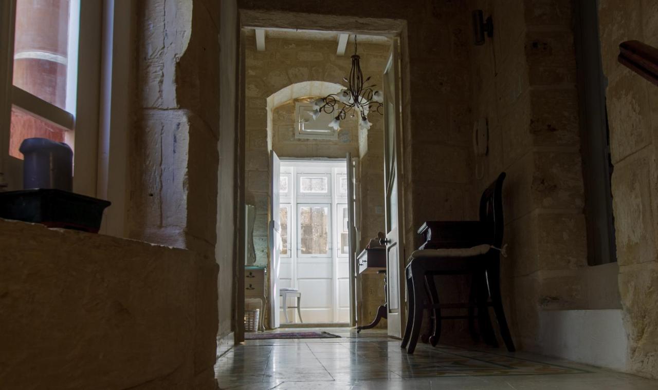 Villa Town House Steeped In History Rabat Exterior foto