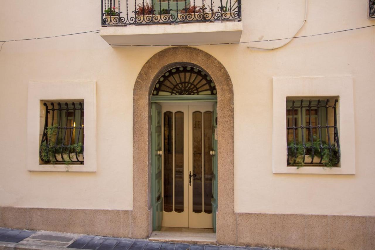 Villa Town House Steeped In History Rabat Exterior foto