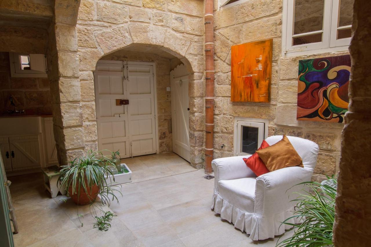 Villa Town House Steeped In History Rabat Exterior foto